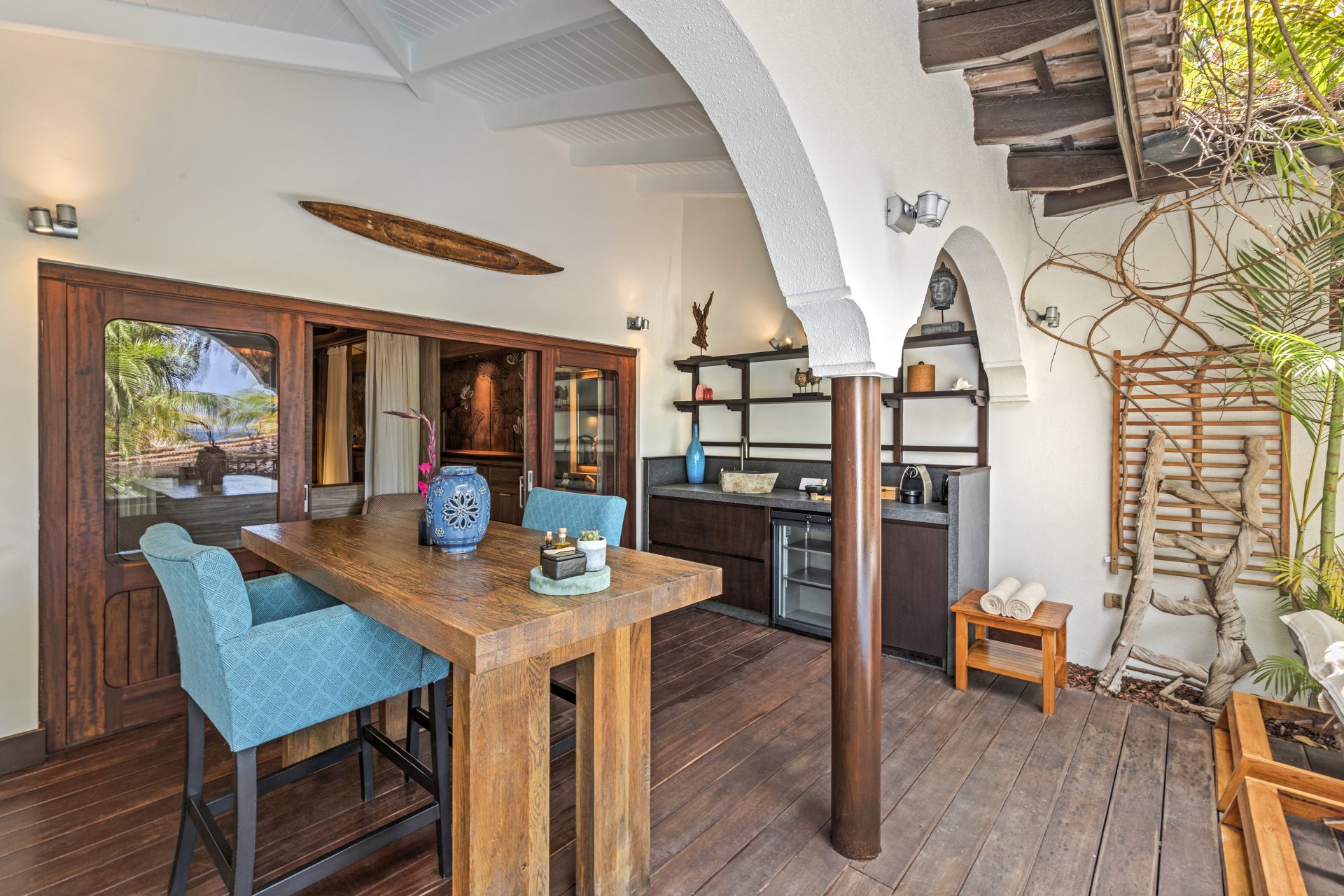 Romantic Honeymoon Suites at Baoase Resort in Curacao with outdoor porch and garden views