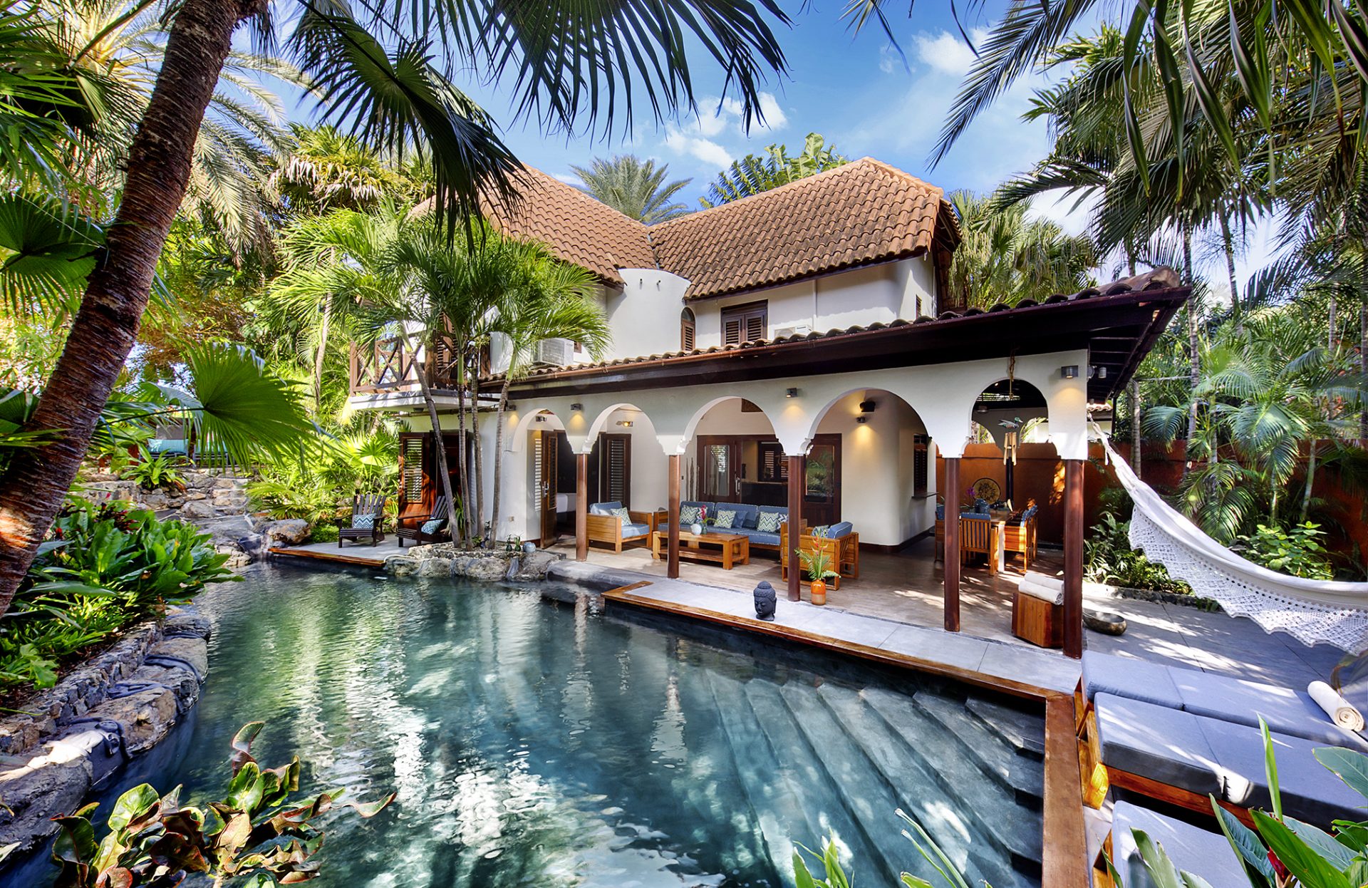 Luxurious private villa with private pool at Baoase